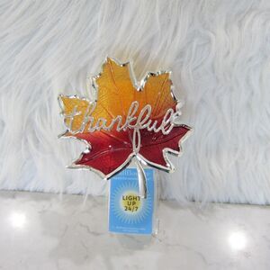 Bath & Body Works Thankful Maple Leaf Lightup Wallflower Plug-in Diffuser New!